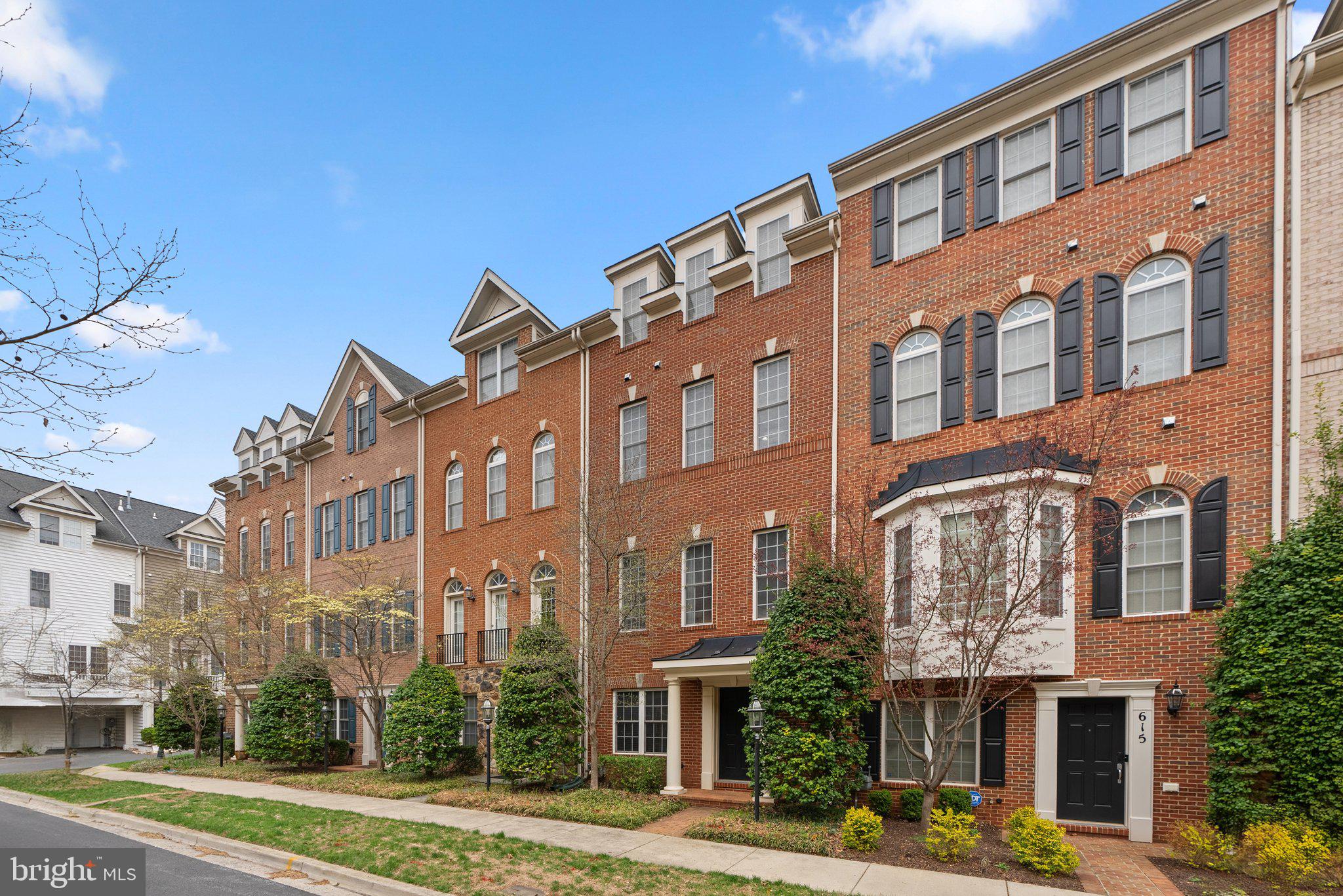 HIDDEN CREEK - Residential