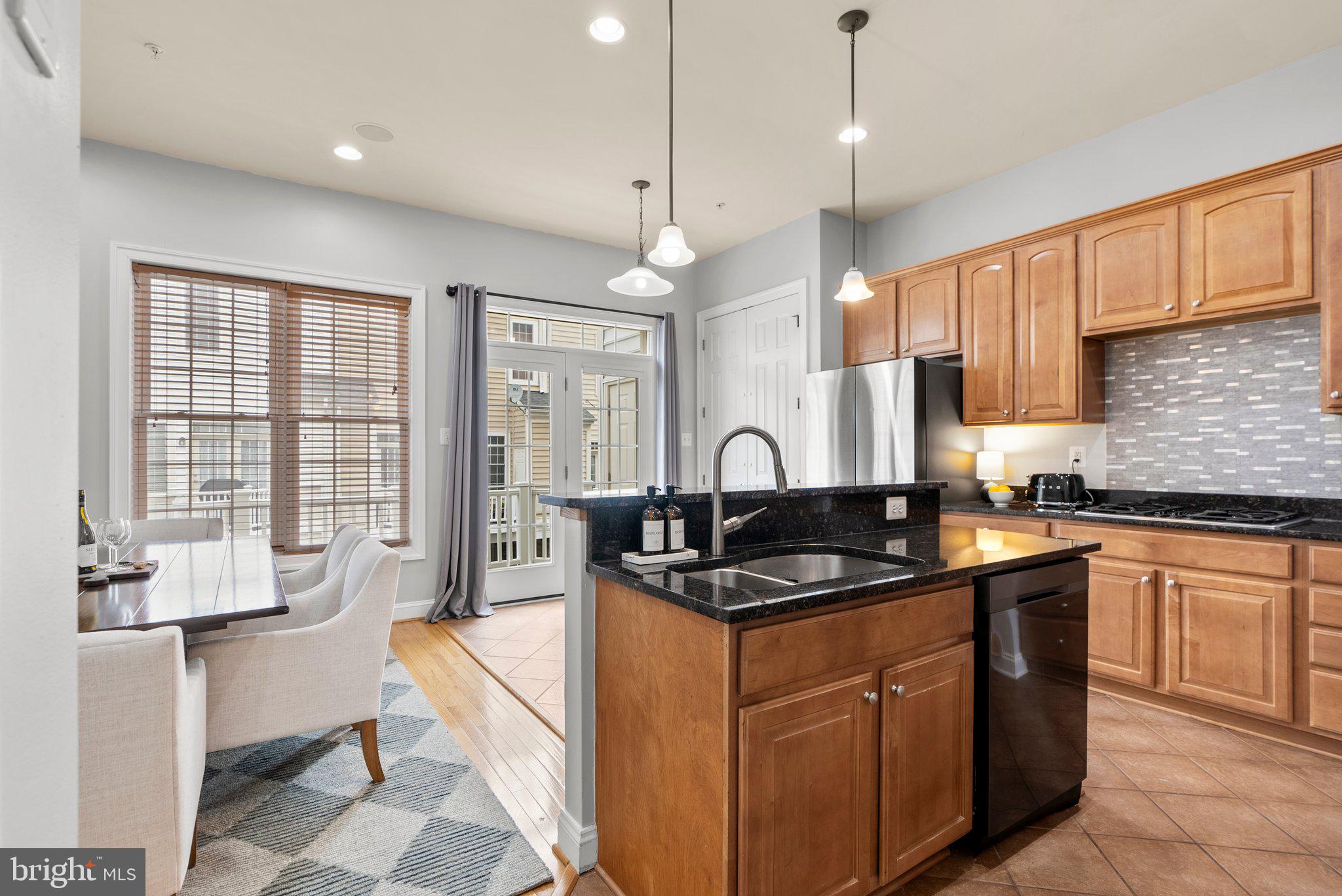 HIDDEN CREEK - Residential