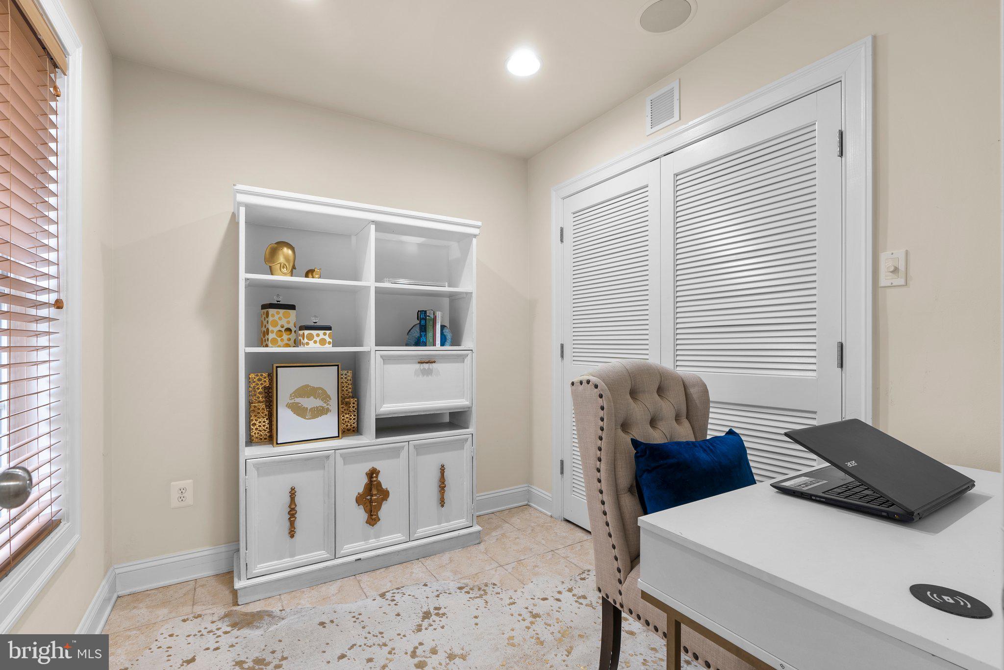 HIDDEN CREEK - Residential