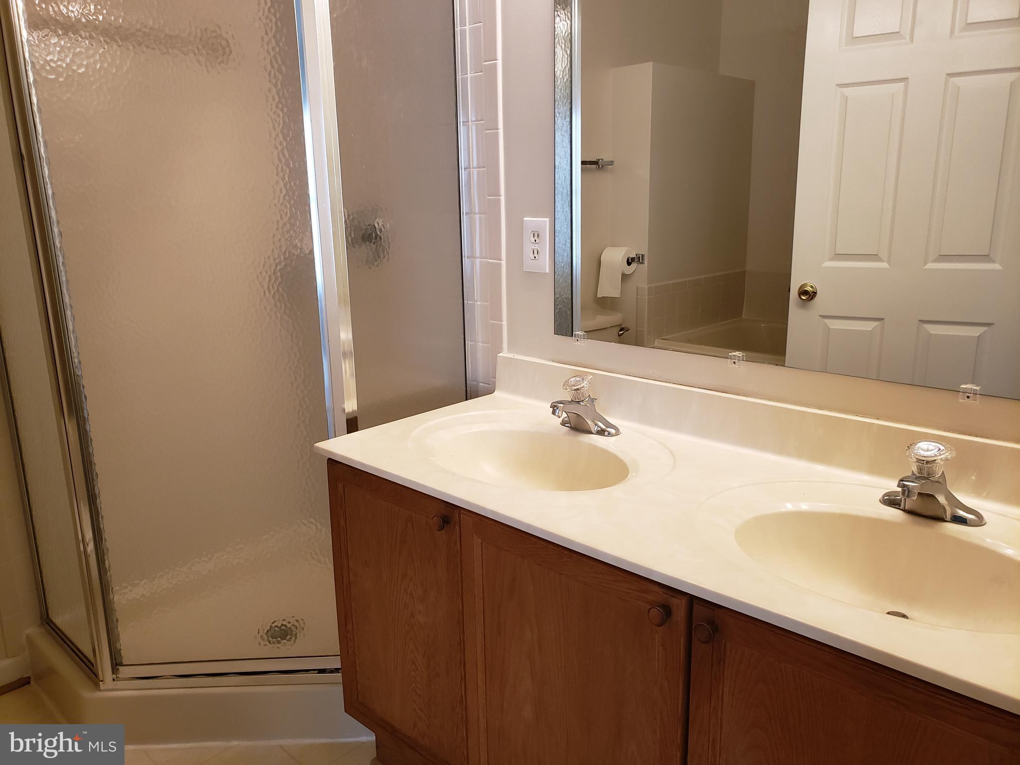 COUNTY GREEN - Residential