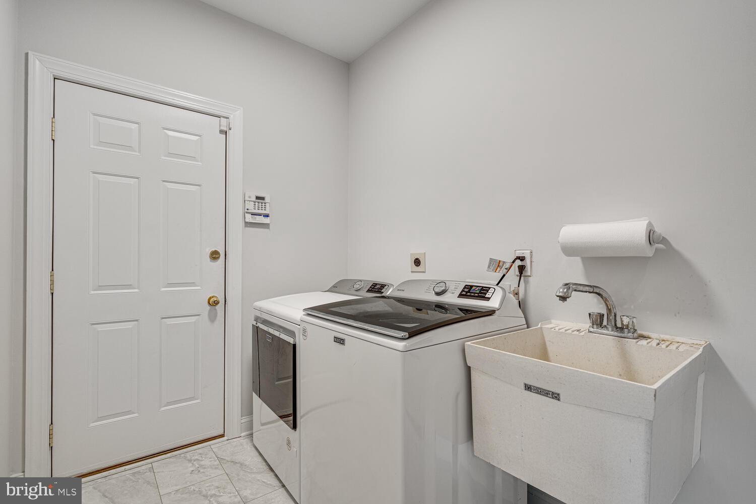 HUNTER MILL ESTATES - Residential