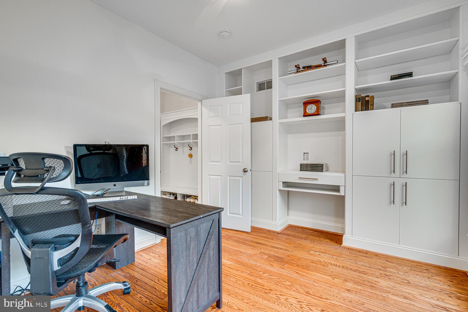 HUNTER MILL ESTATES - Residential