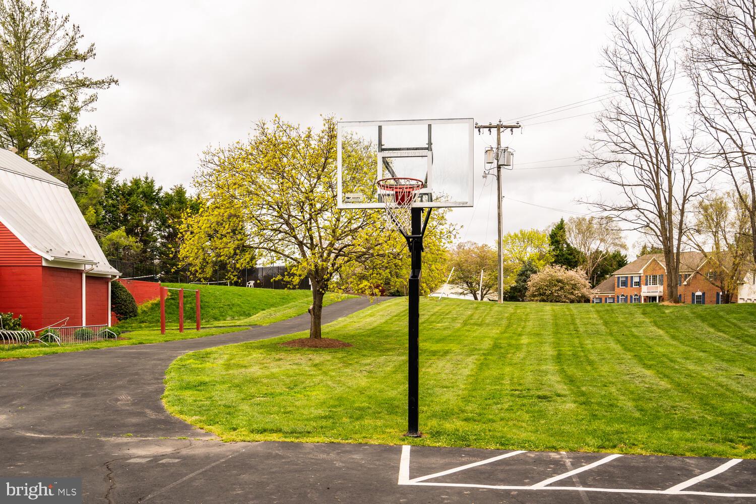 HUNTER MILL ESTATES - Residential