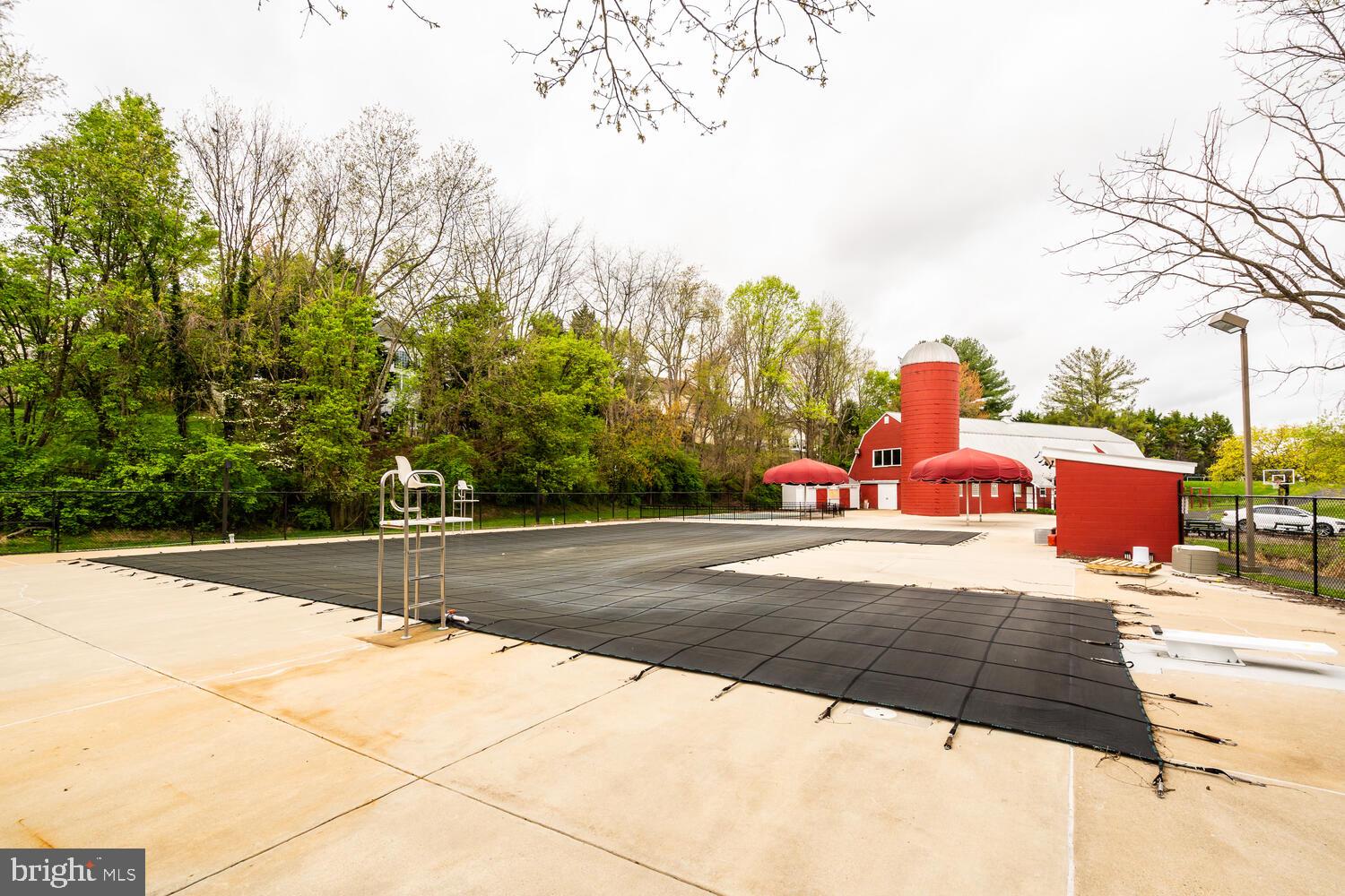 HUNTER MILL ESTATES - Residential