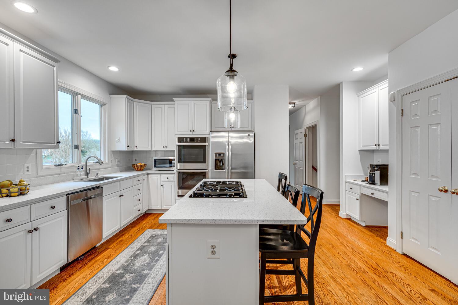 HUNTER MILL ESTATES - Residential