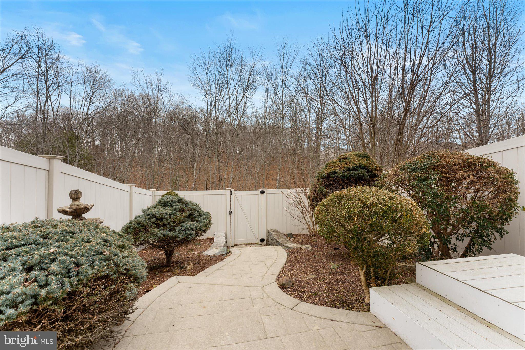 STONE RIVER - Residential Lease