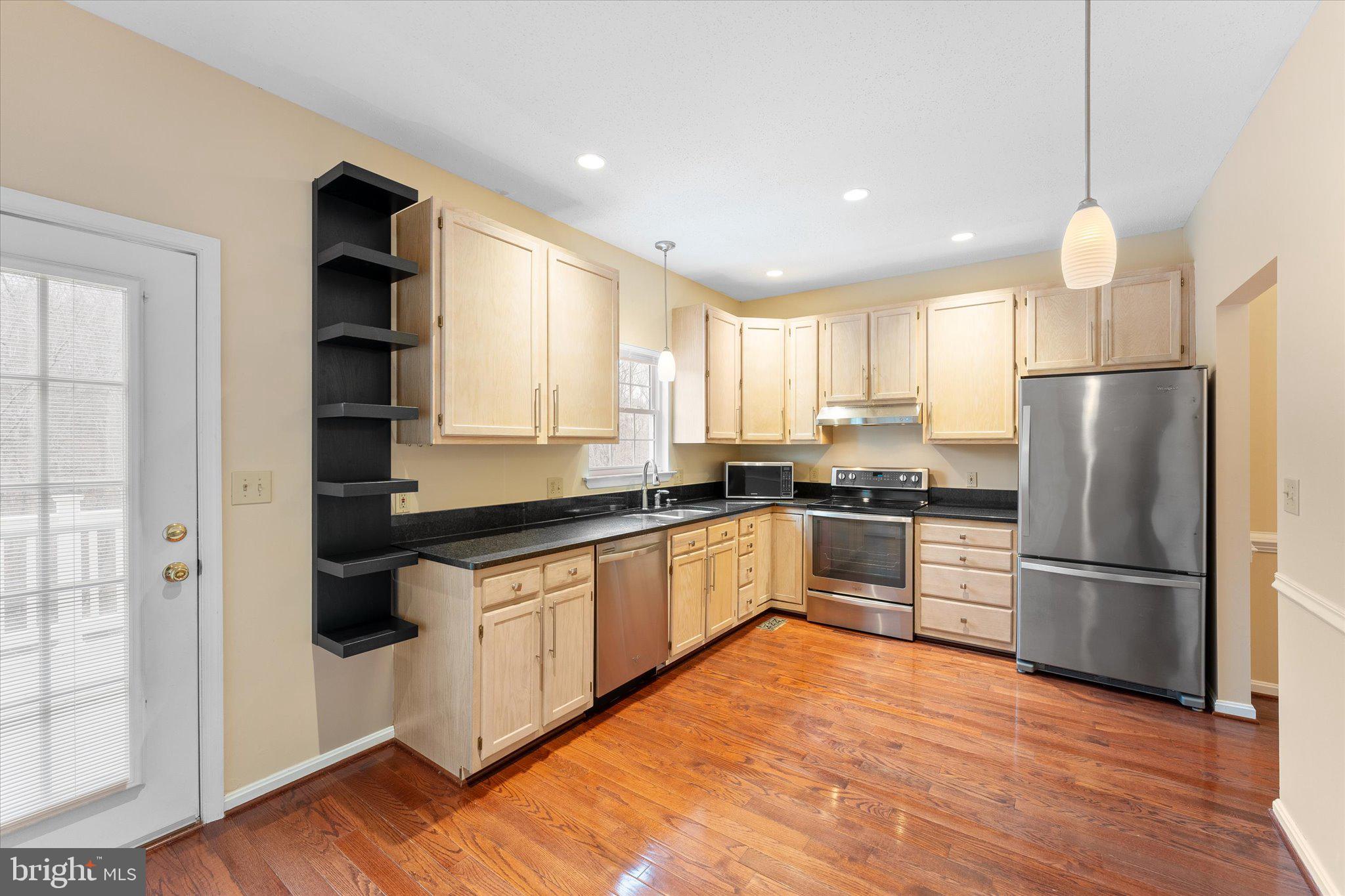 STONE RIVER - Residential Lease