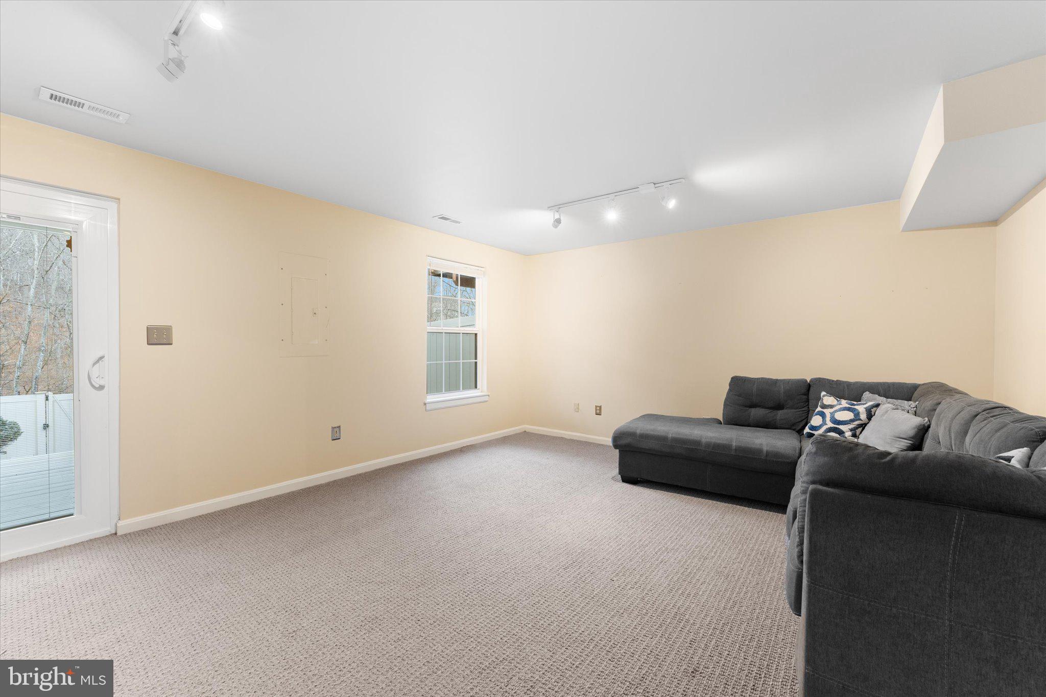 STONE RIVER - Residential Lease