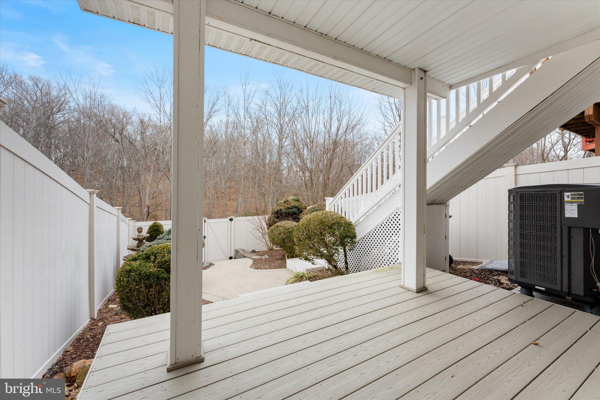 STONE RIVER - Residential Lease