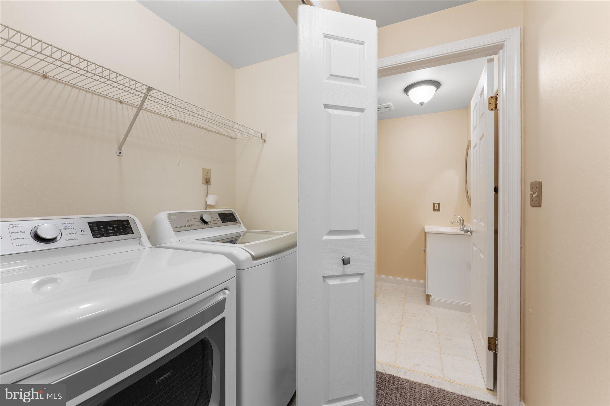 STONE RIVER - Residential Lease