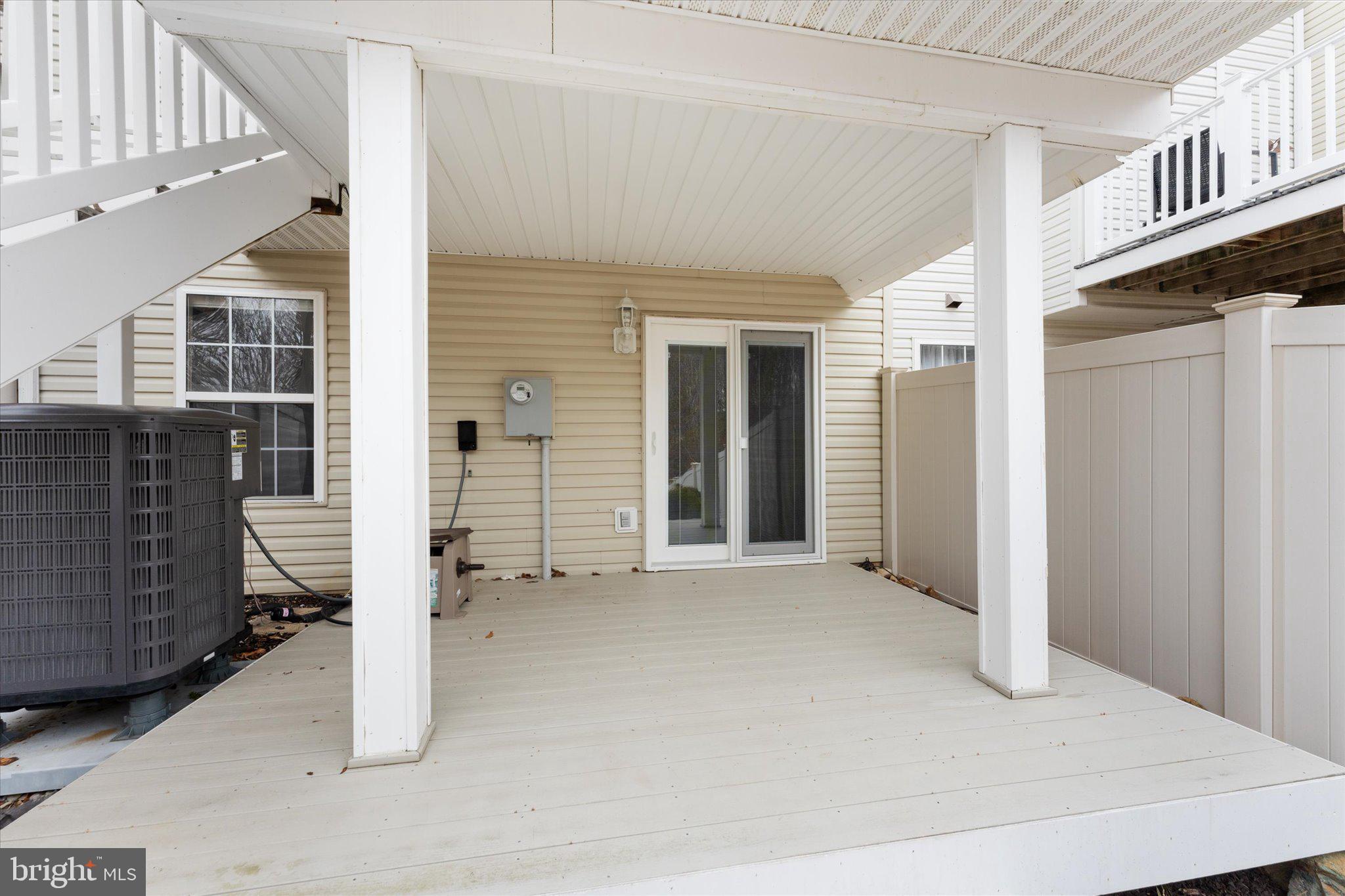 STONE RIVER - Residential Lease