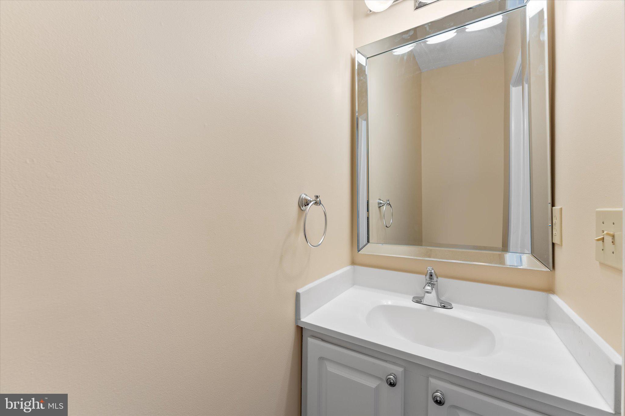 STONE RIVER - Residential Lease