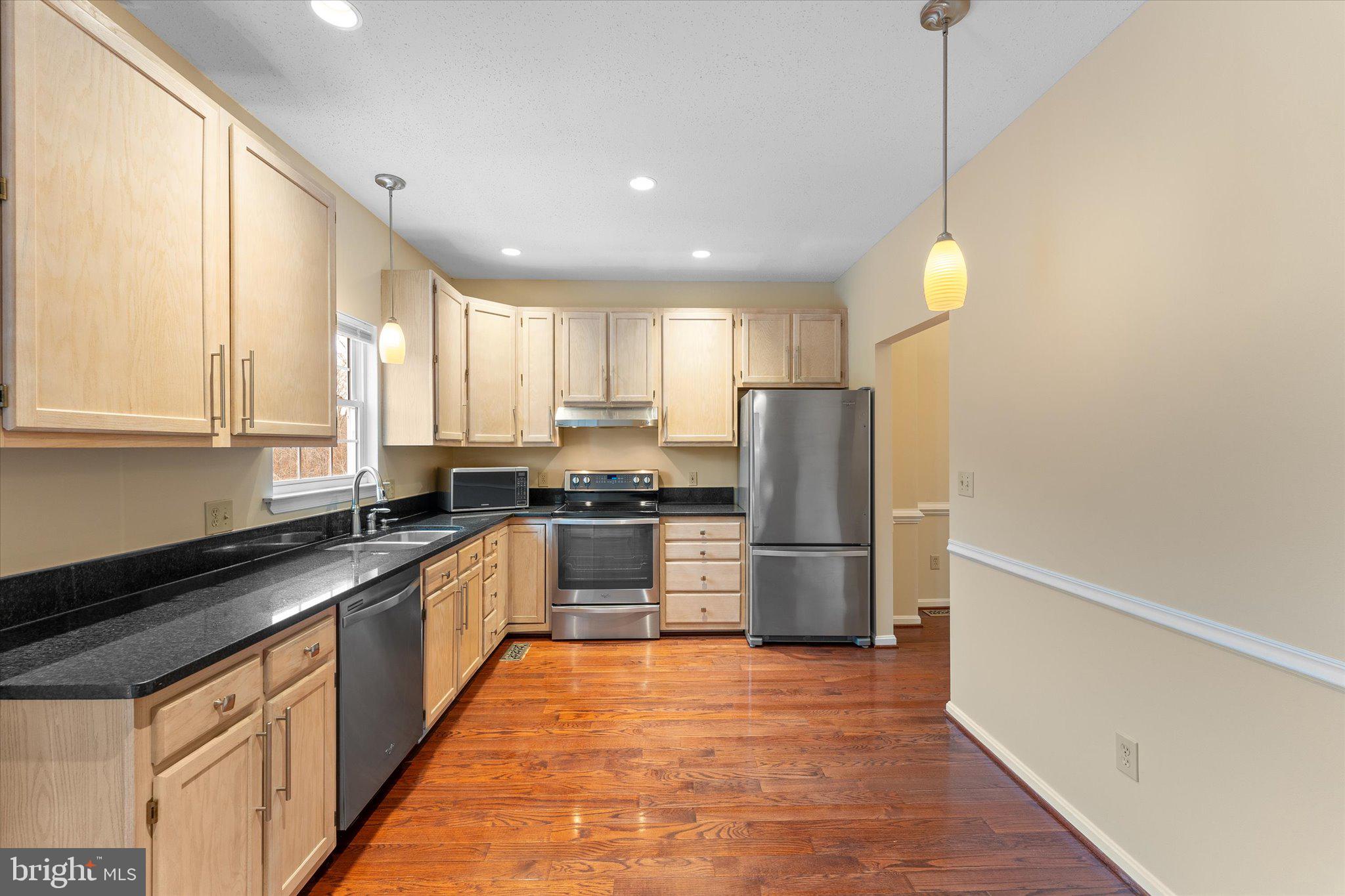 STONE RIVER - Residential Lease