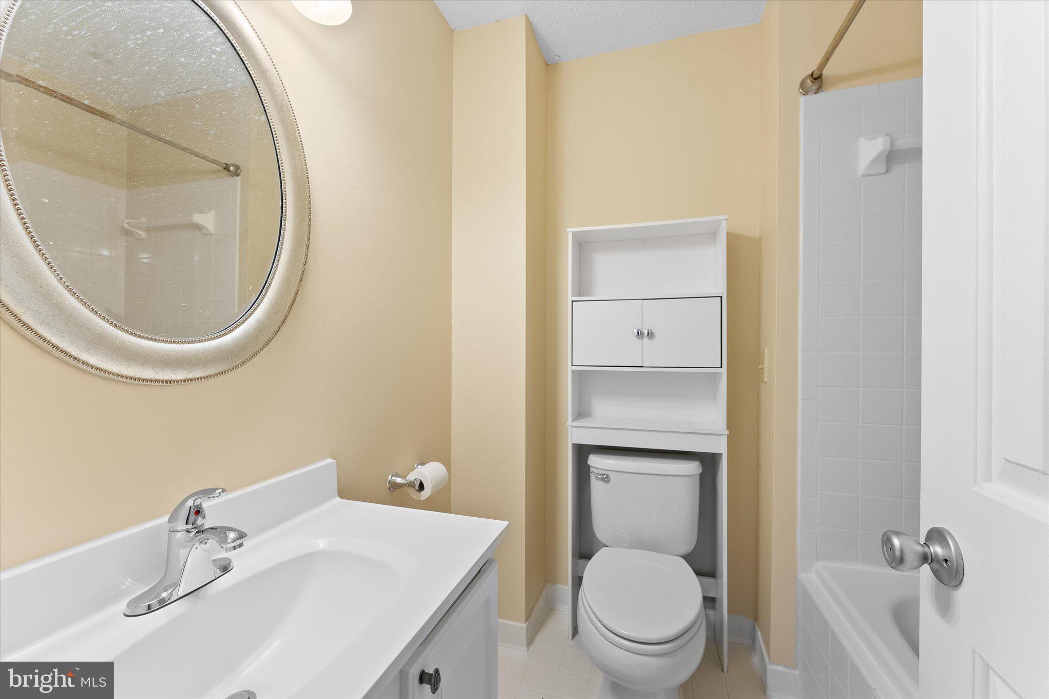 STONE RIVER - Residential Lease