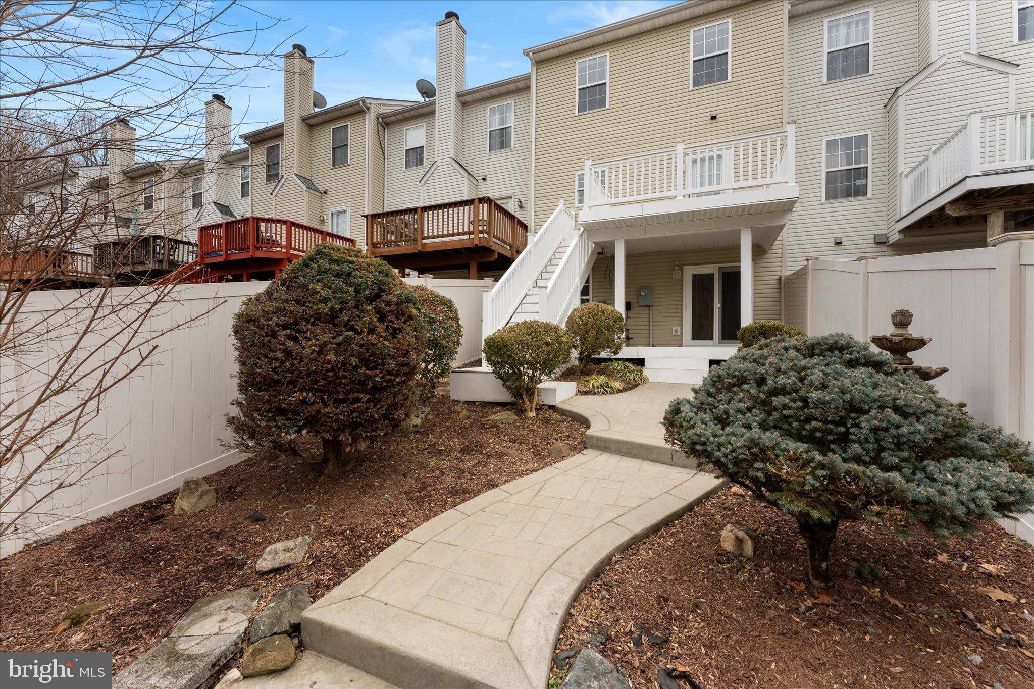 STONE RIVER - Residential Lease