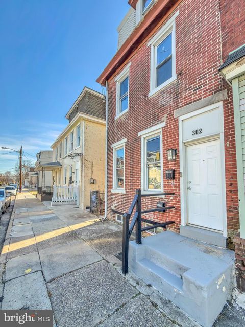 Photo of 302 Jones Avenue, BURLINGTON, NJ 08016 (MLS # NJBL2103298)