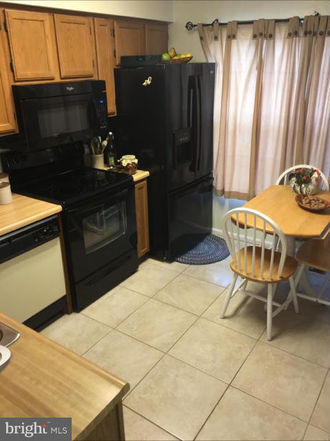 STONEY BEACH - Residential