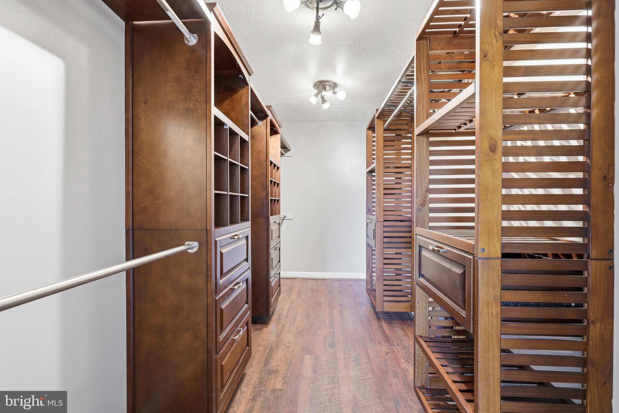 HILLDALE - Residential