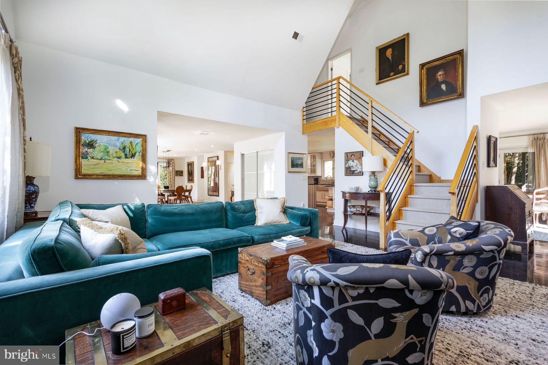 CHESTNUT HILL - Residential