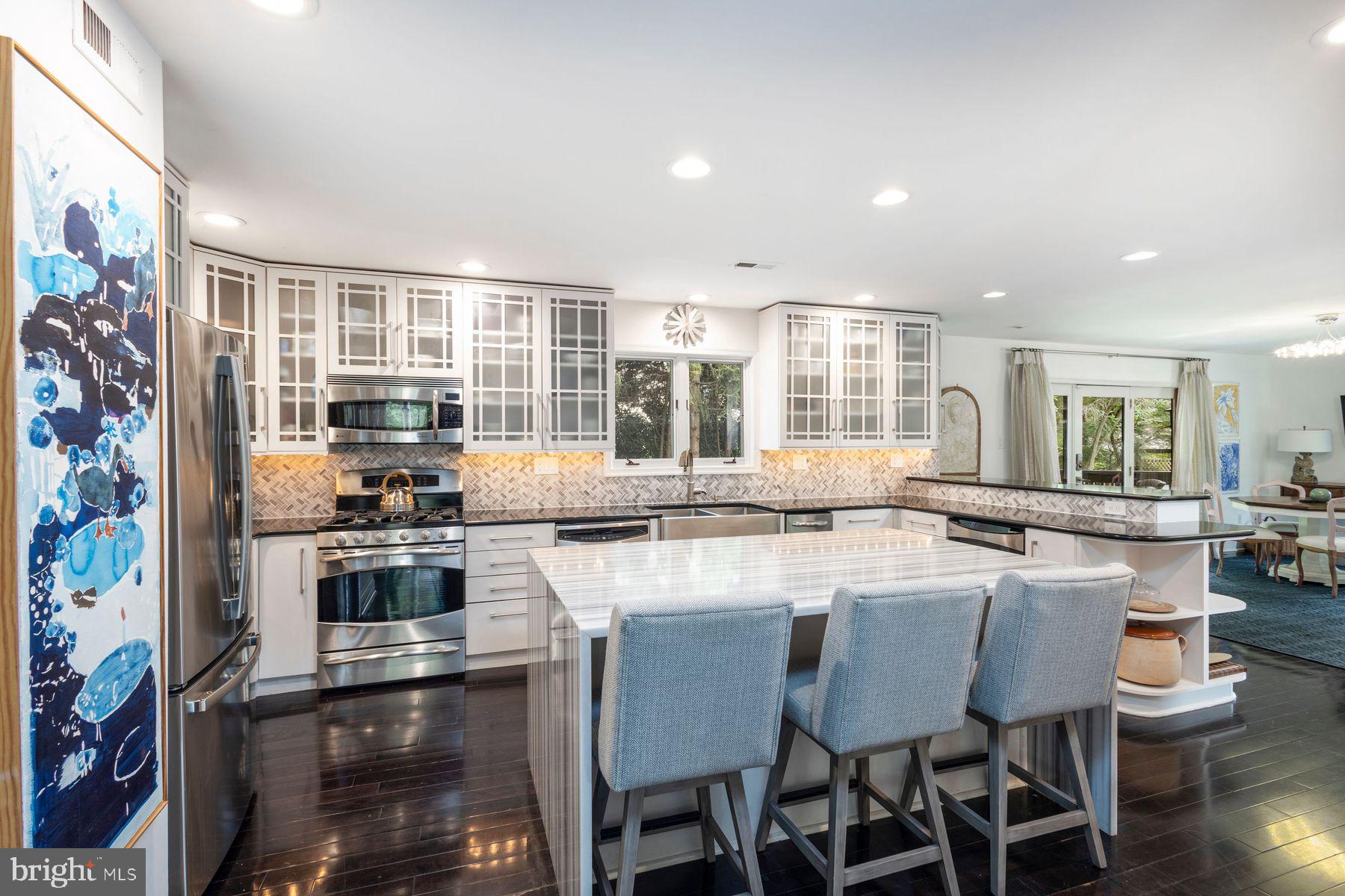 CHESTNUT HILL - Residential