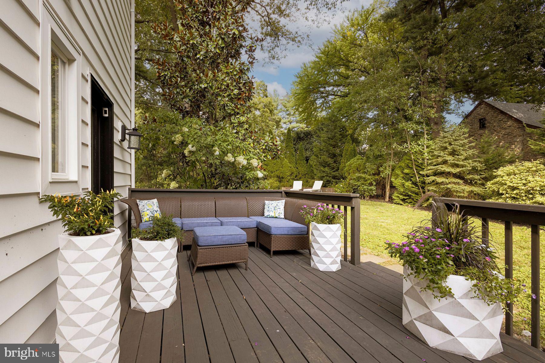 CHESTNUT HILL - Residential