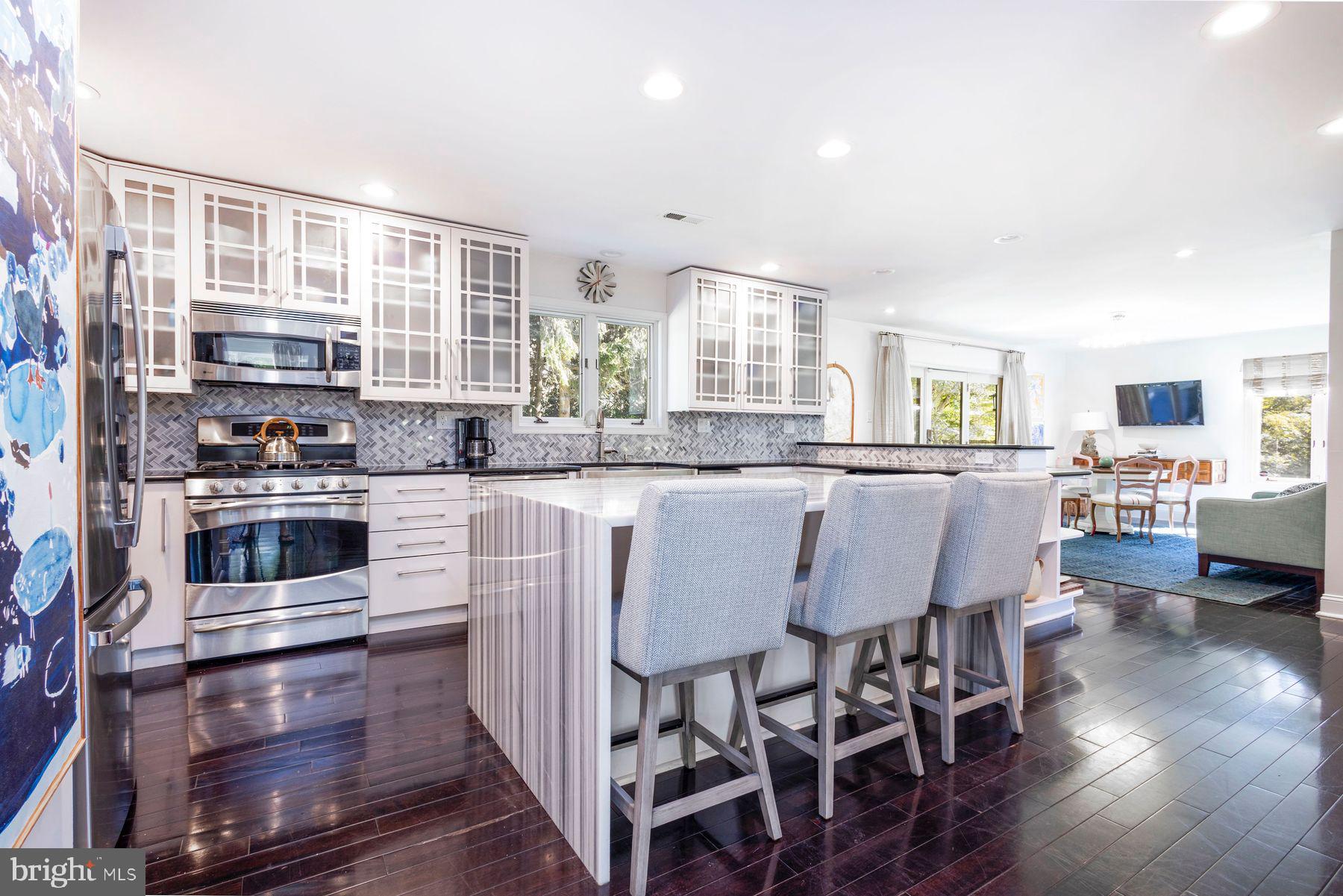 CHESTNUT HILL - Residential