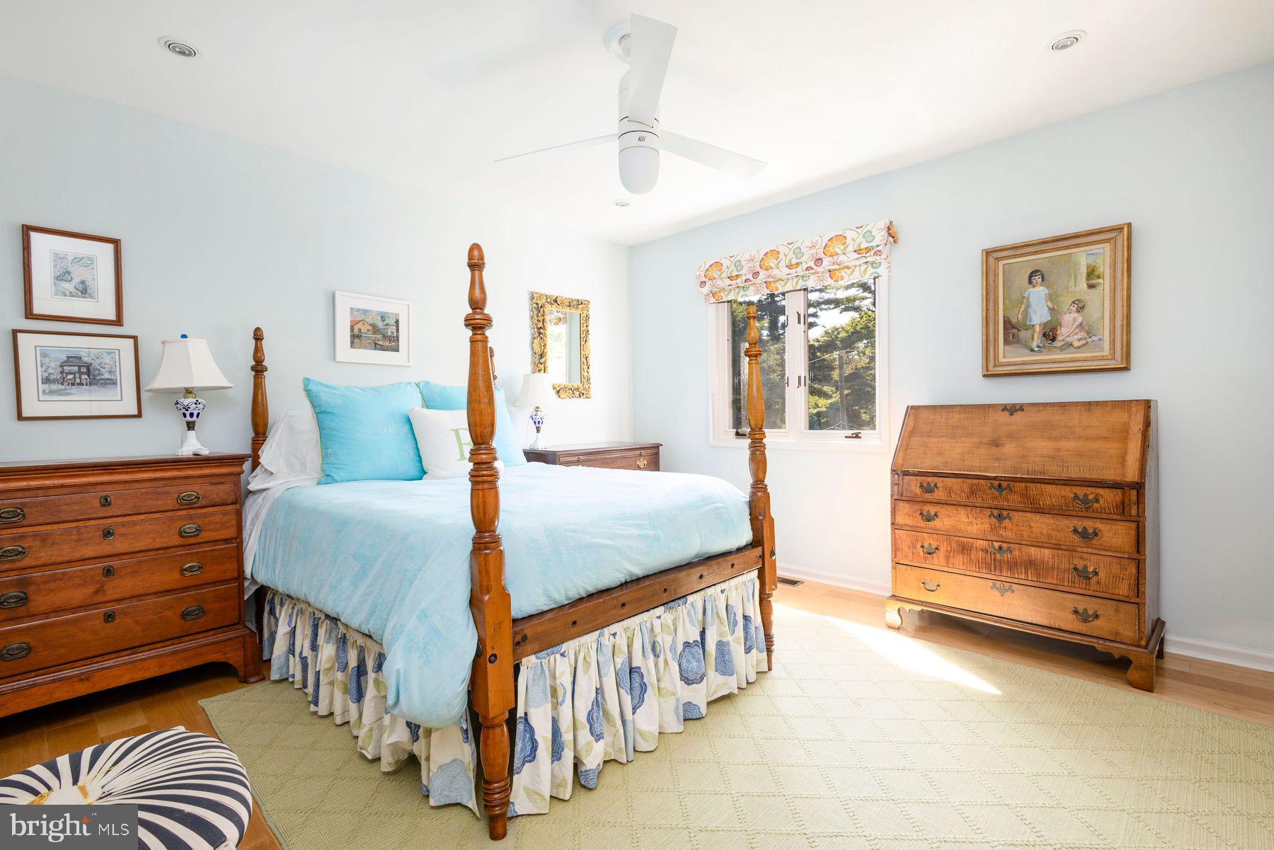 CHESTNUT HILL - Residential