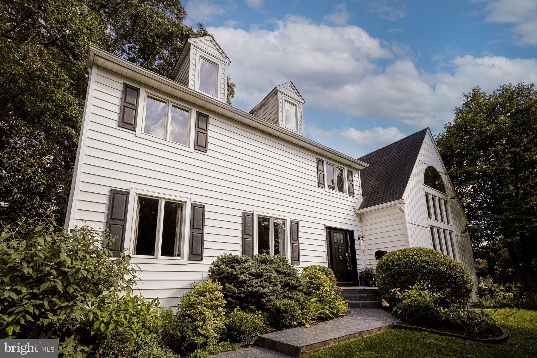 CHESTNUT HILL - Residential