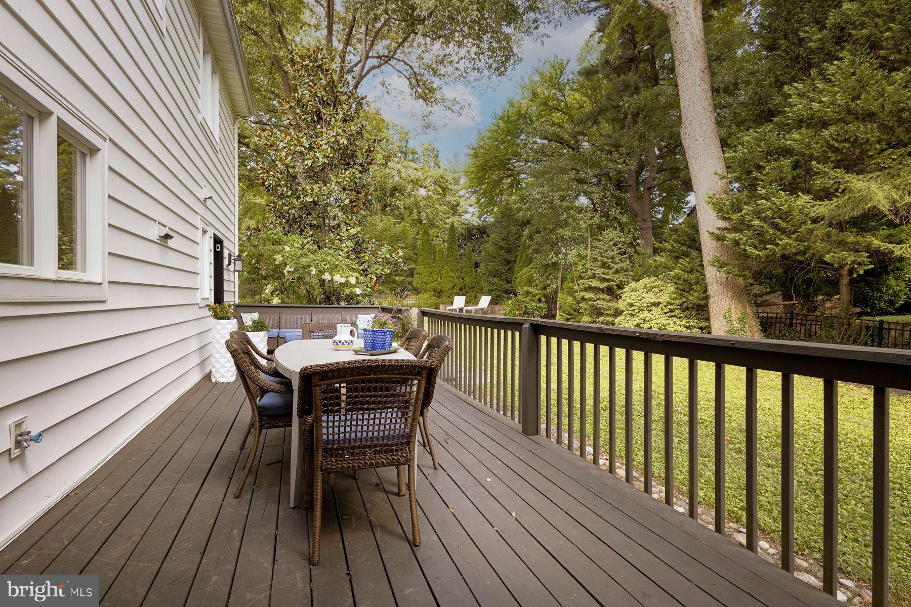 CHESTNUT HILL - Residential