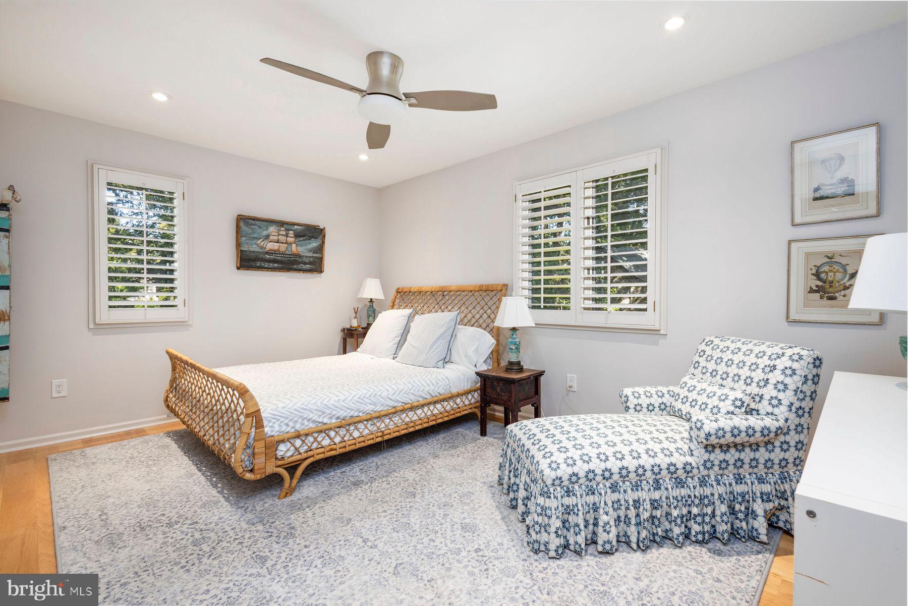 CHESTNUT HILL - Residential