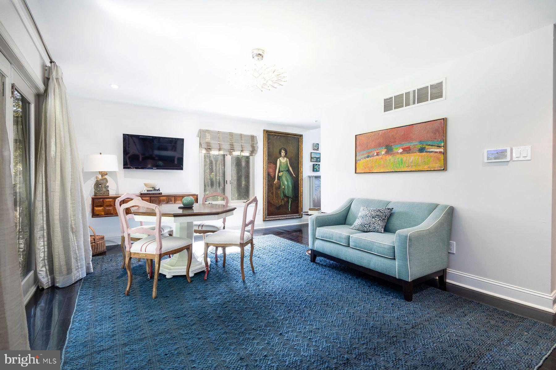 CHESTNUT HILL - Residential