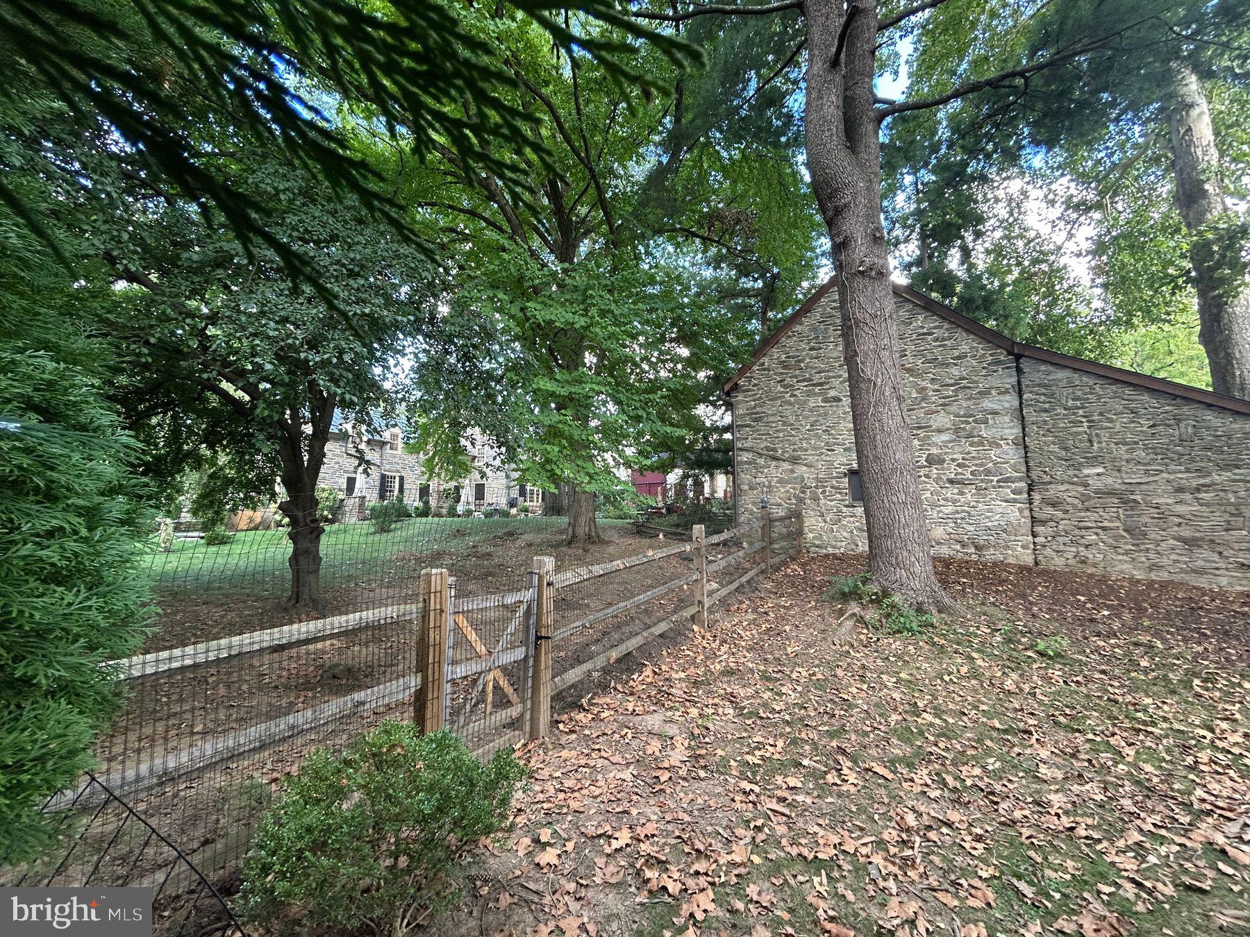 CHESTNUT HILL - Residential