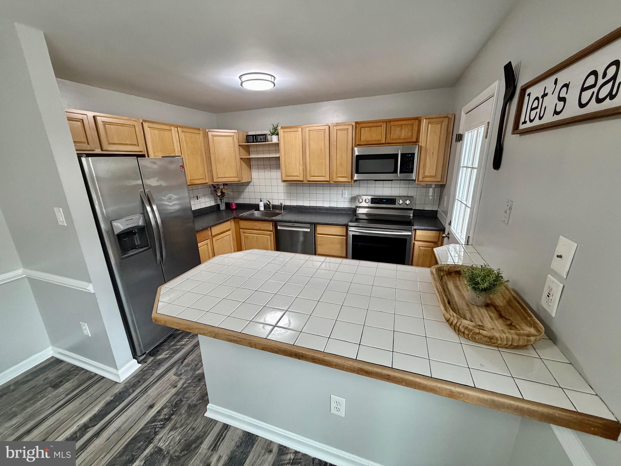 ELIZABETHS LANDING - Residential