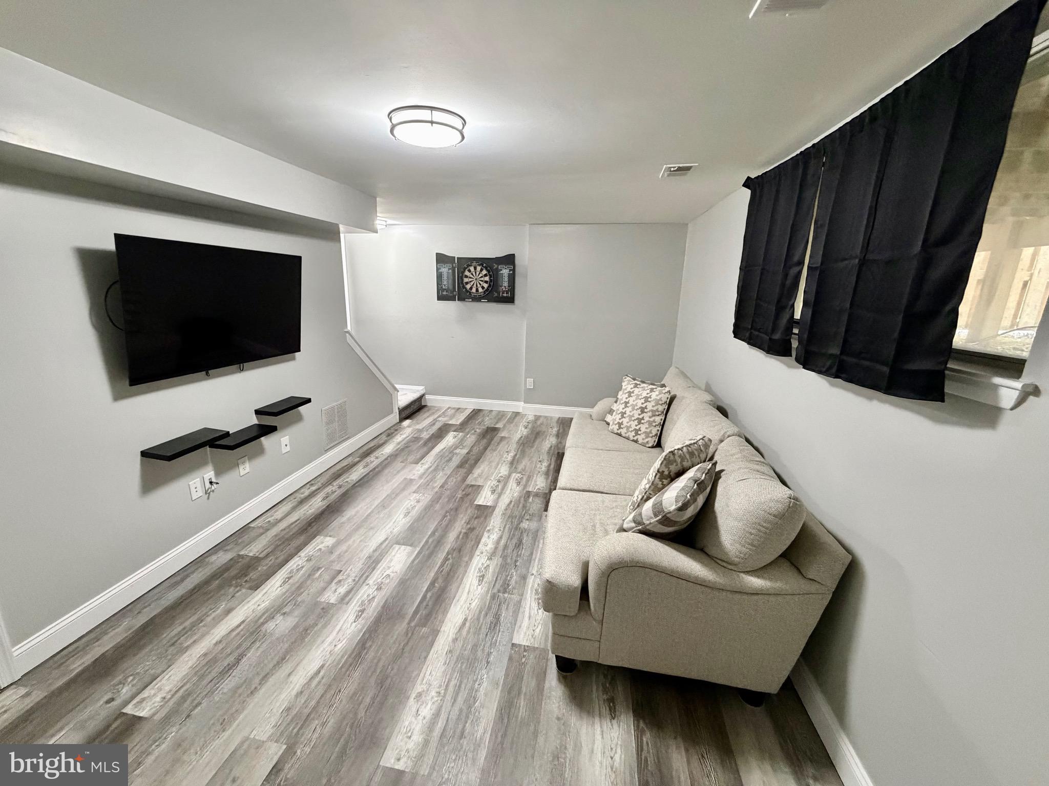 ELIZABETHS LANDING - Residential