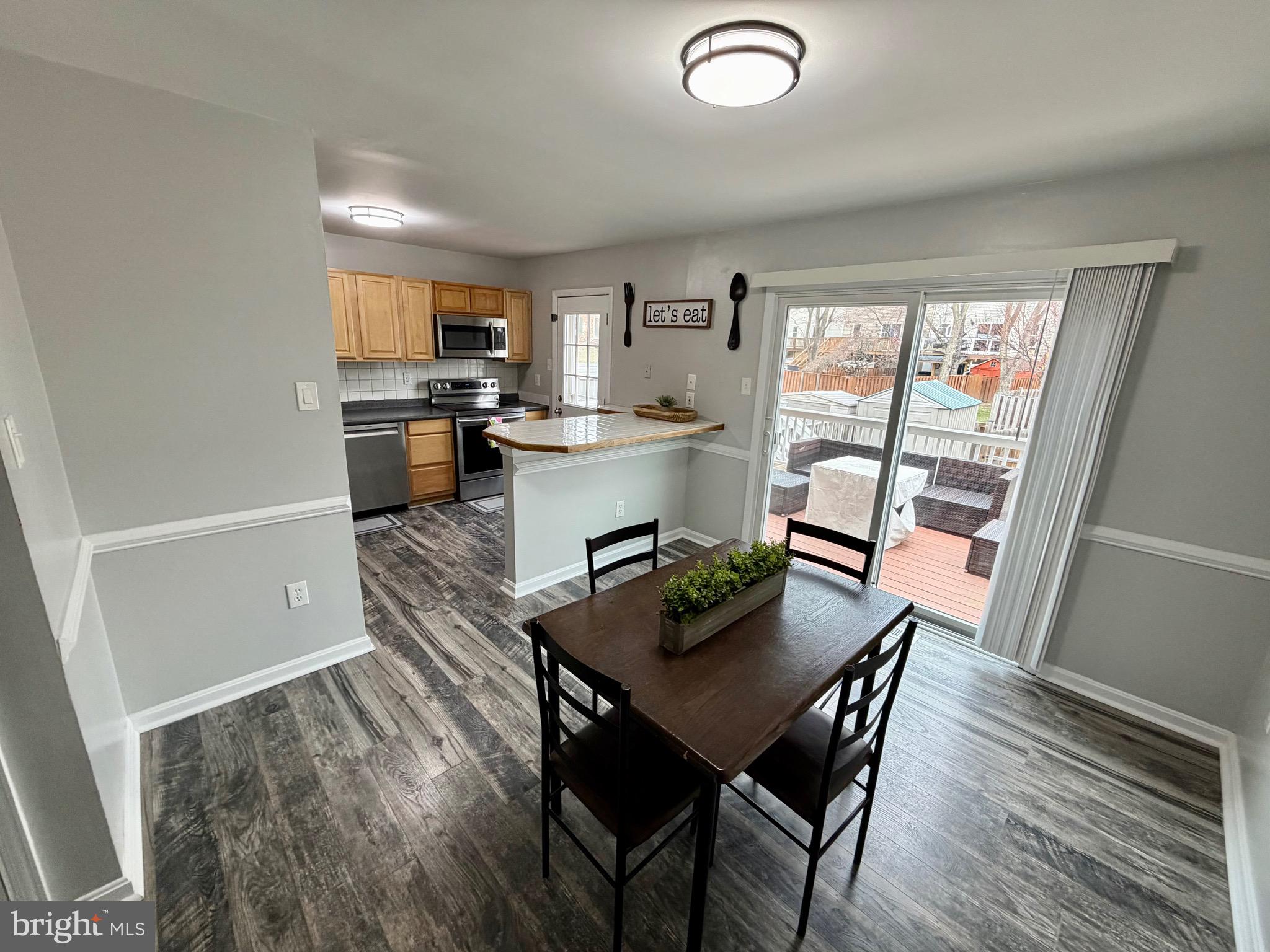 ELIZABETHS LANDING - Residential