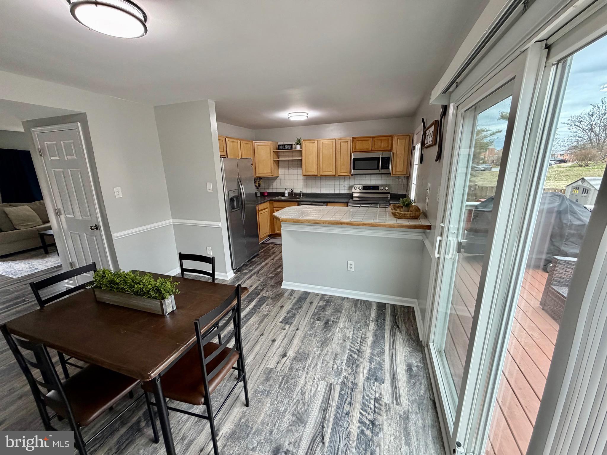 ELIZABETHS LANDING - Residential