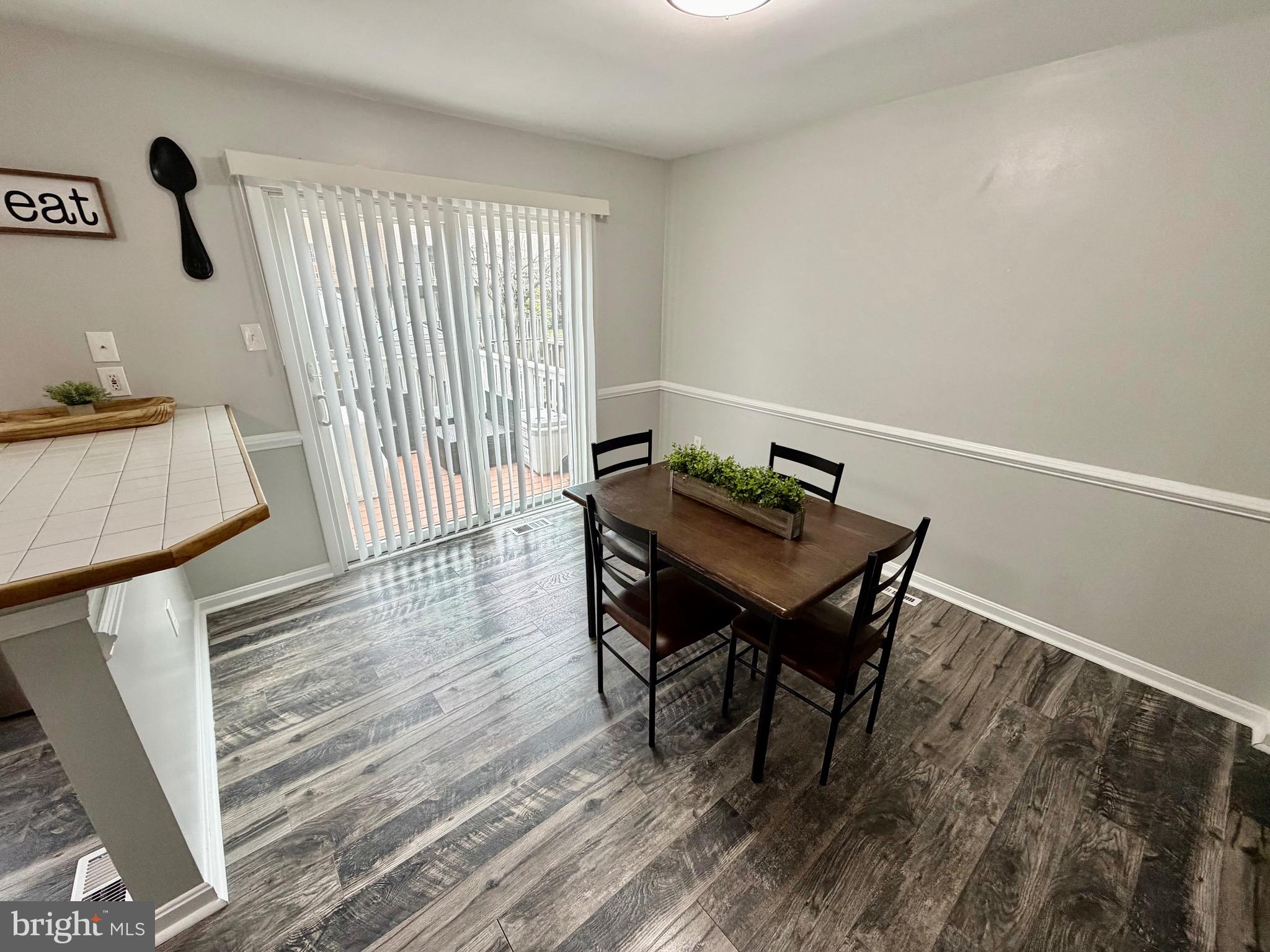 ELIZABETHS LANDING - Residential