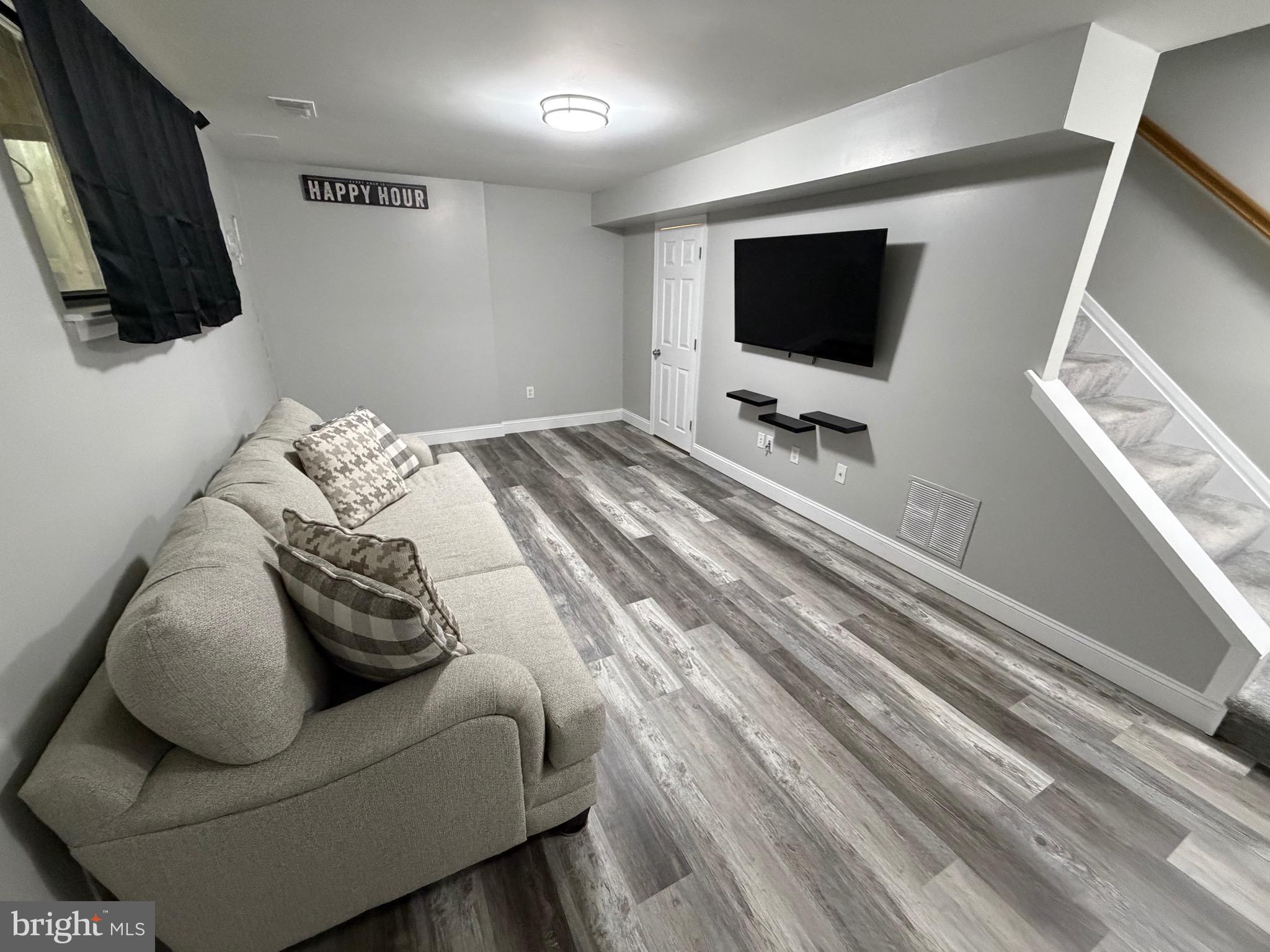 ELIZABETHS LANDING - Residential