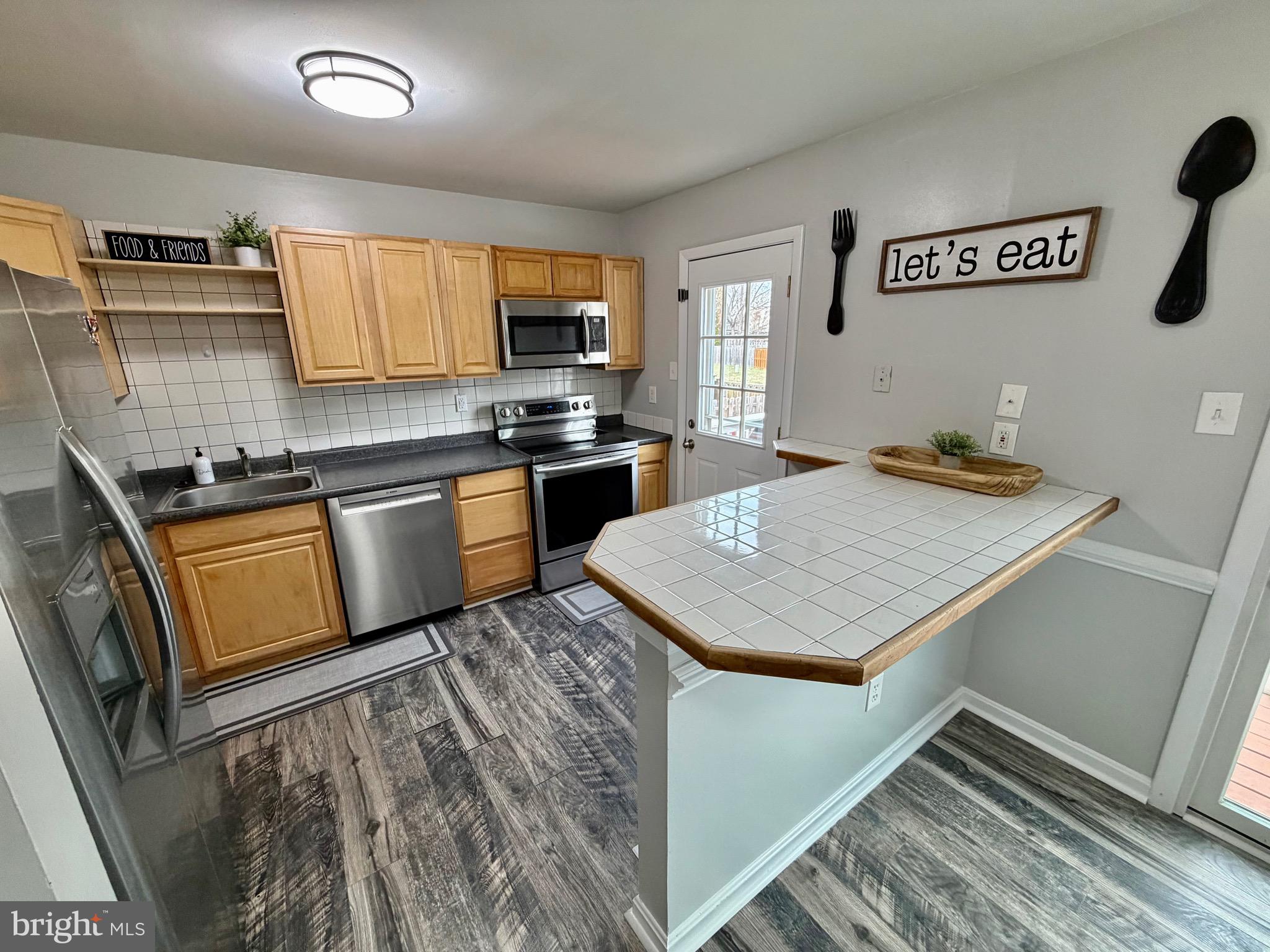 ELIZABETHS LANDING - Residential