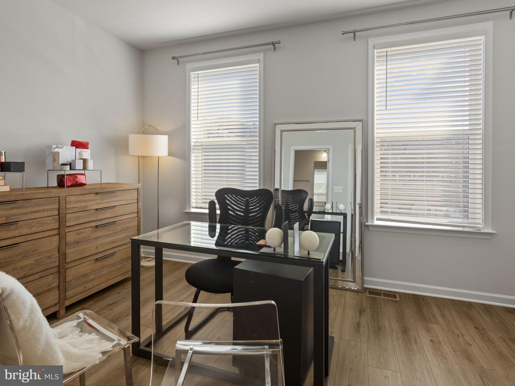 VISTA GARDENS PLAT 1> - Residential Lease