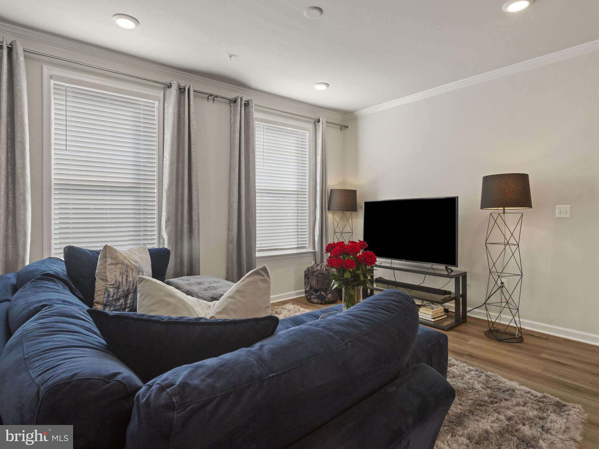 VISTA GARDENS PLAT 1> - Residential Lease