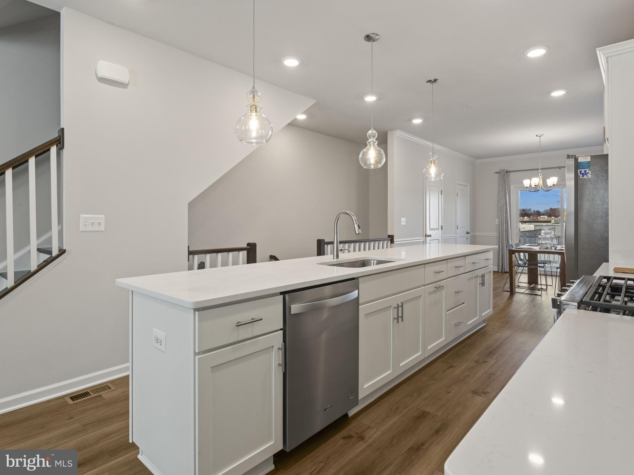 VISTA GARDENS PLAT 1> - Residential Lease