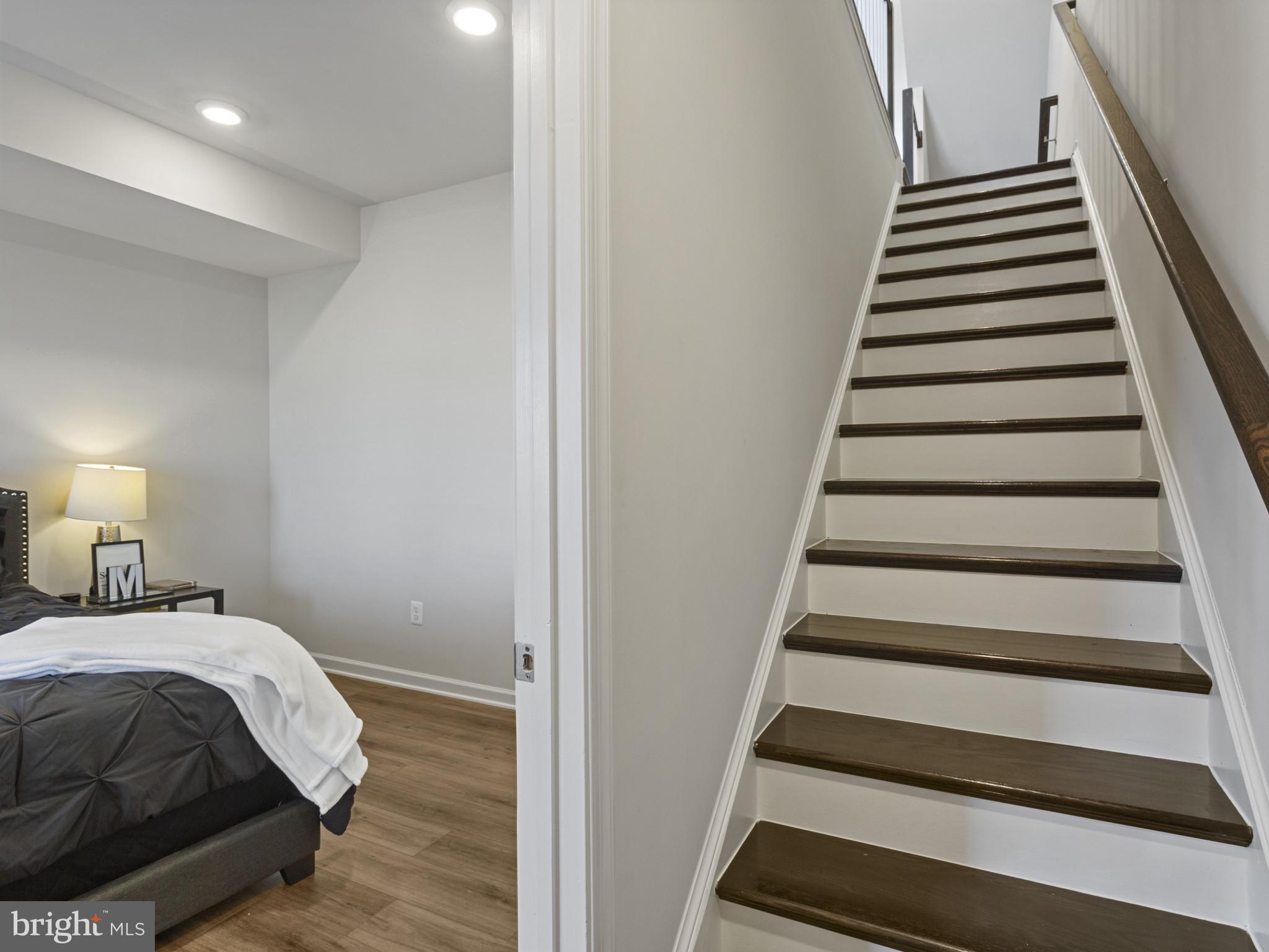 VISTA GARDENS PLAT 1> - Residential Lease