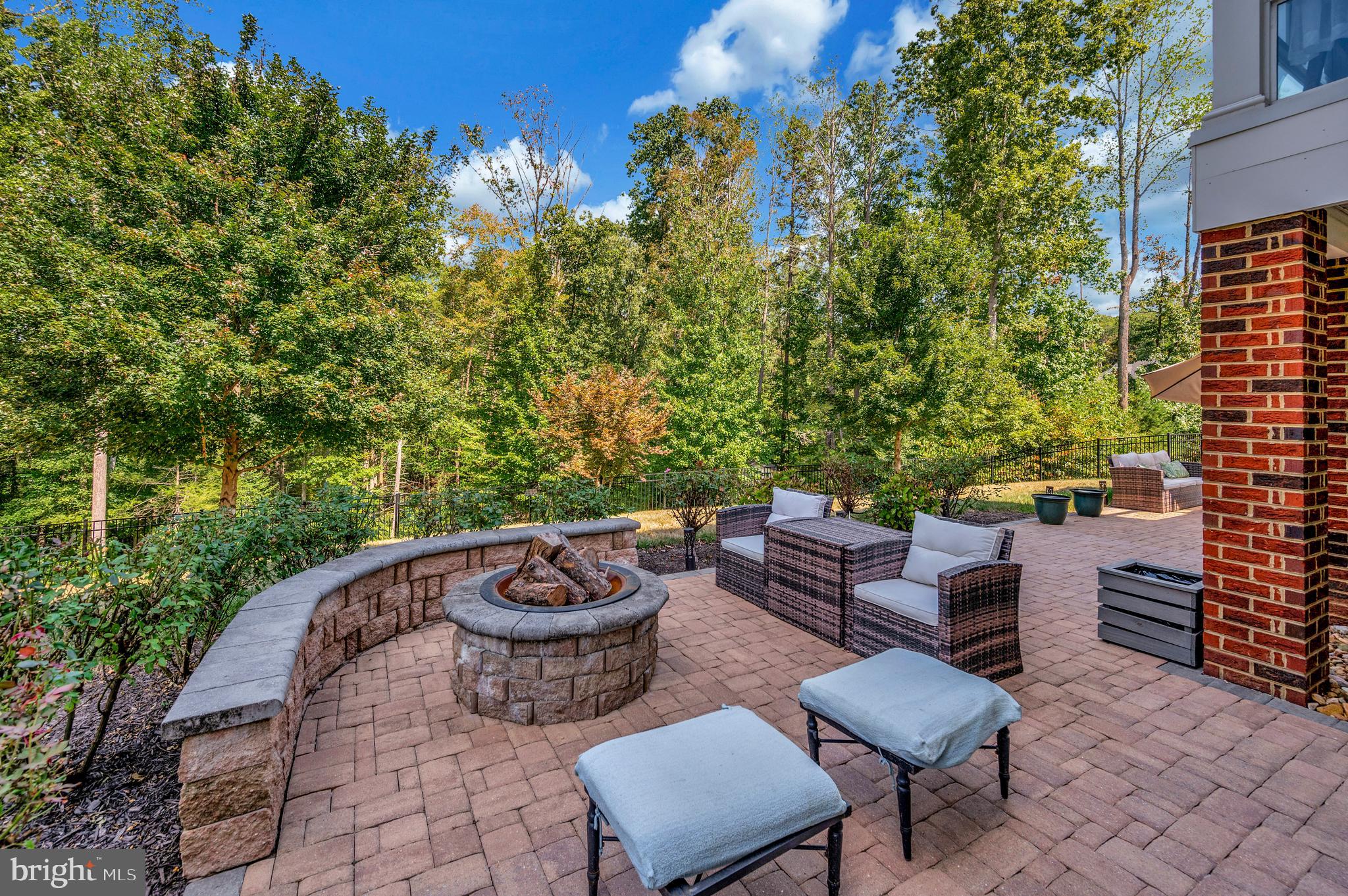 LAKE ESTATES - Residential