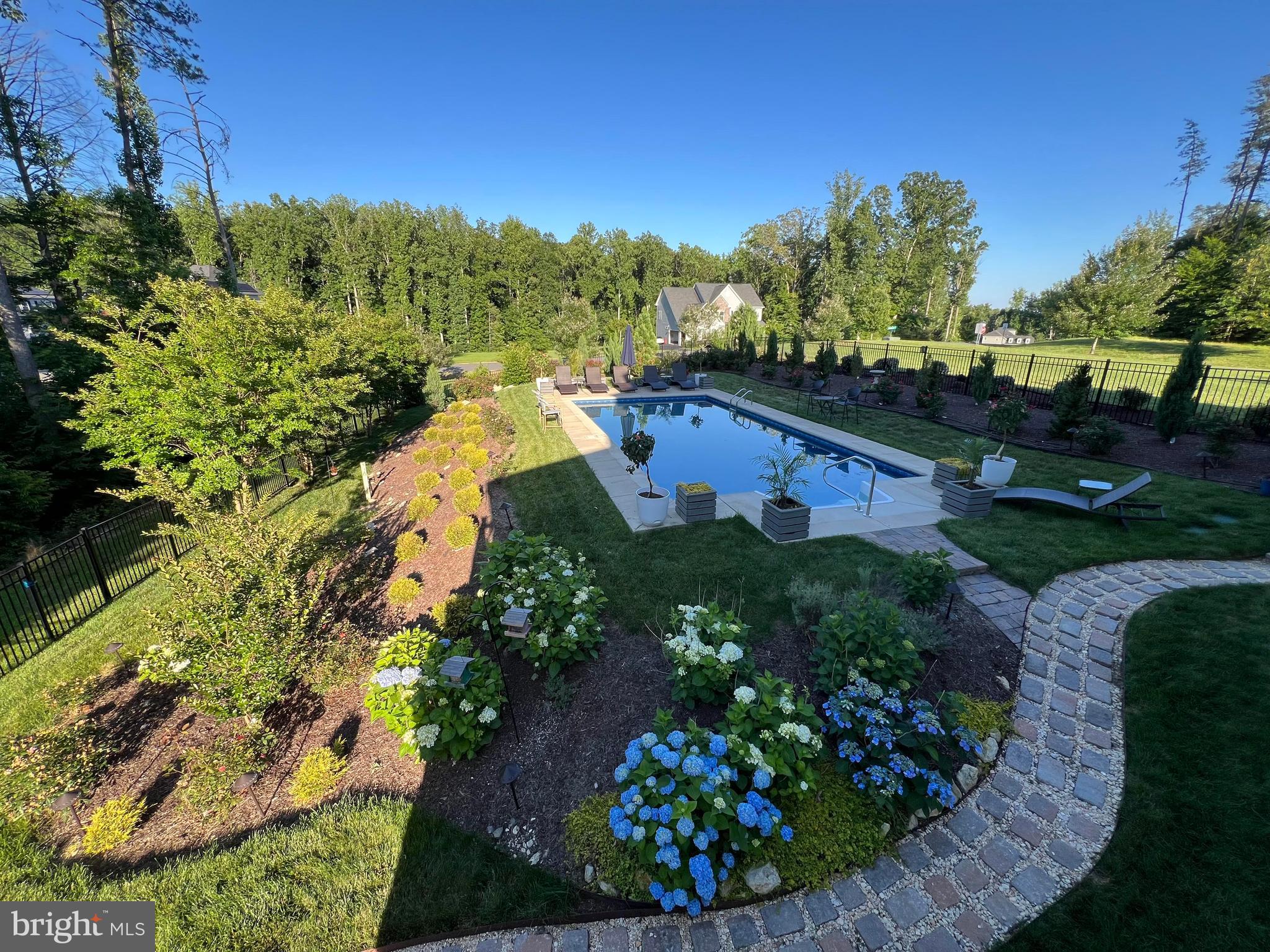 LAKE ESTATES - Residential