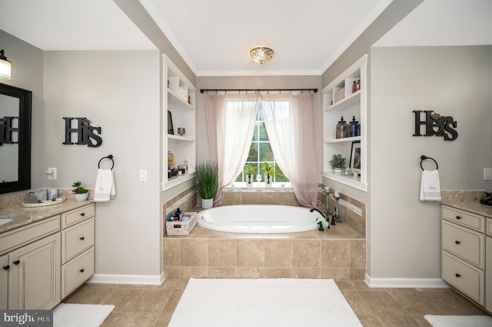 LAKE ESTATES - Residential