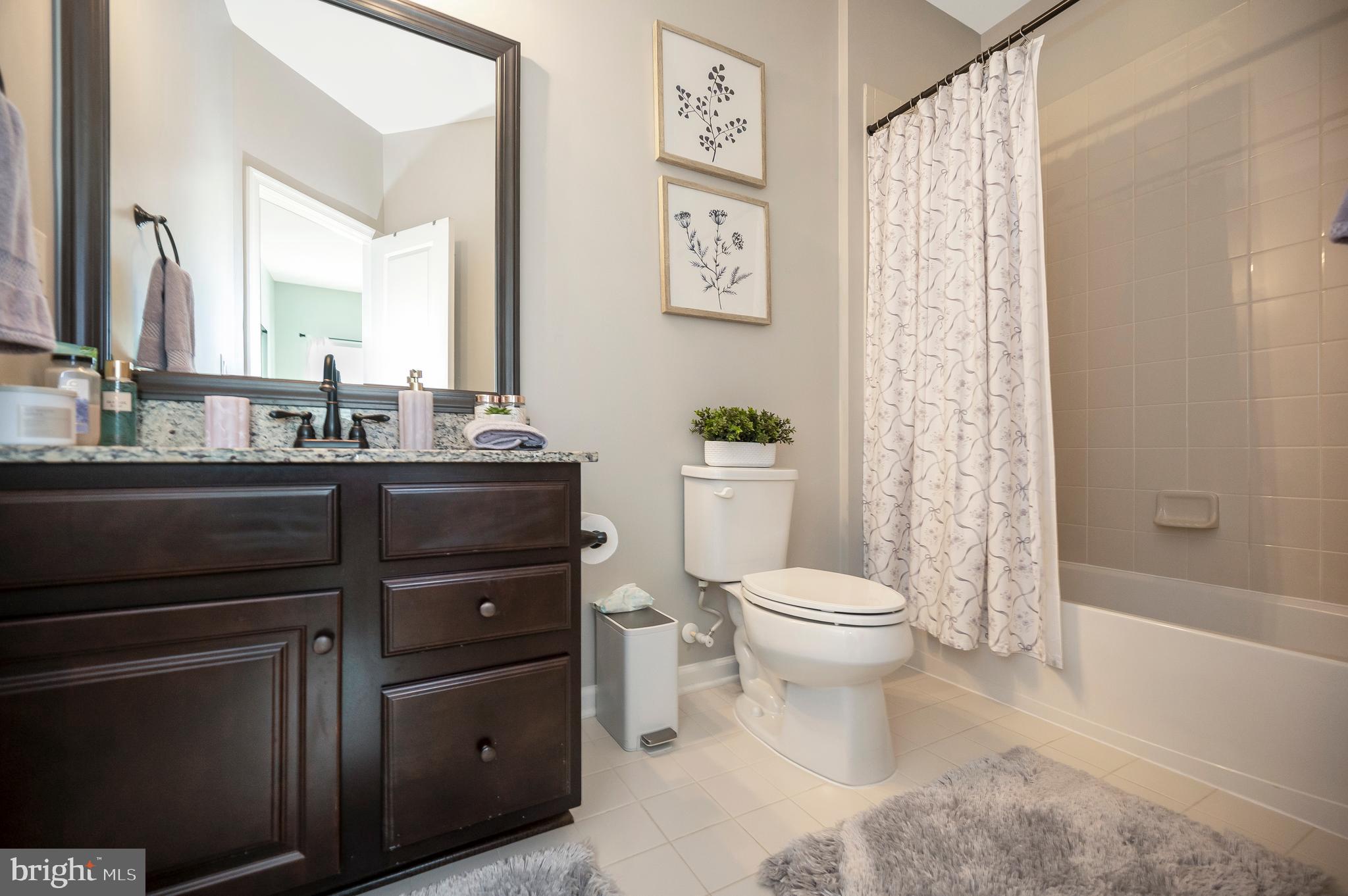 LAKE ESTATES - Residential