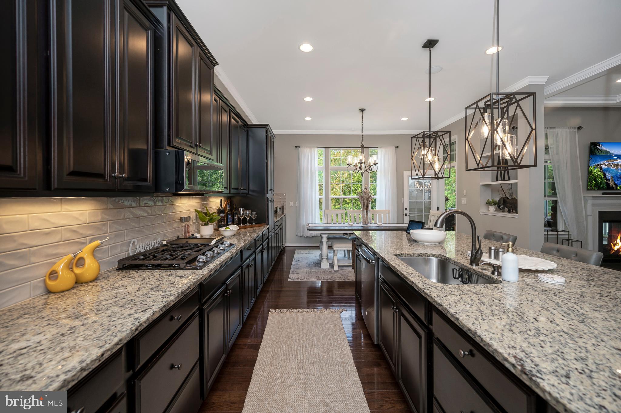 LAKE ESTATES - Residential