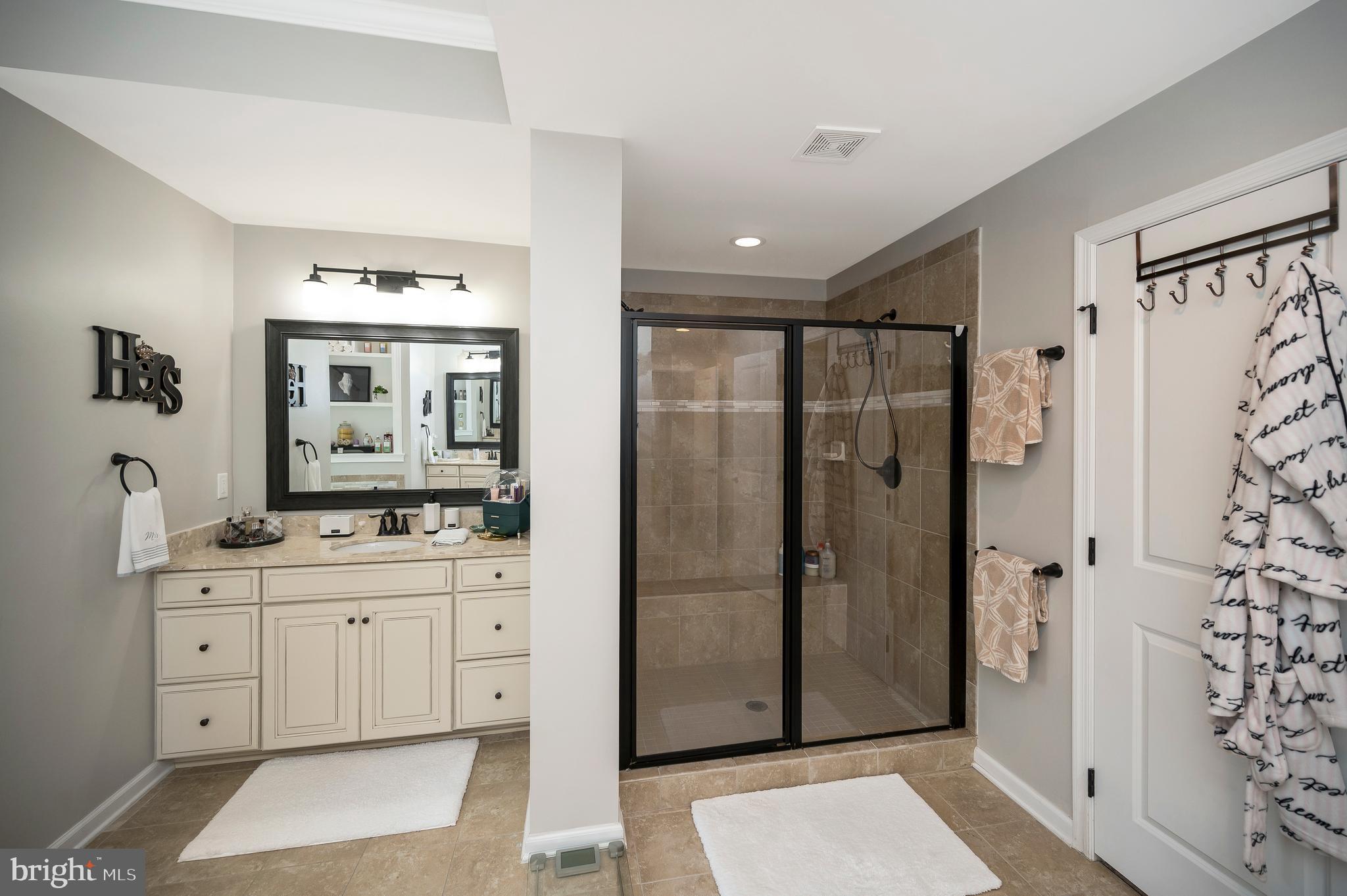 LAKE ESTATES - Residential