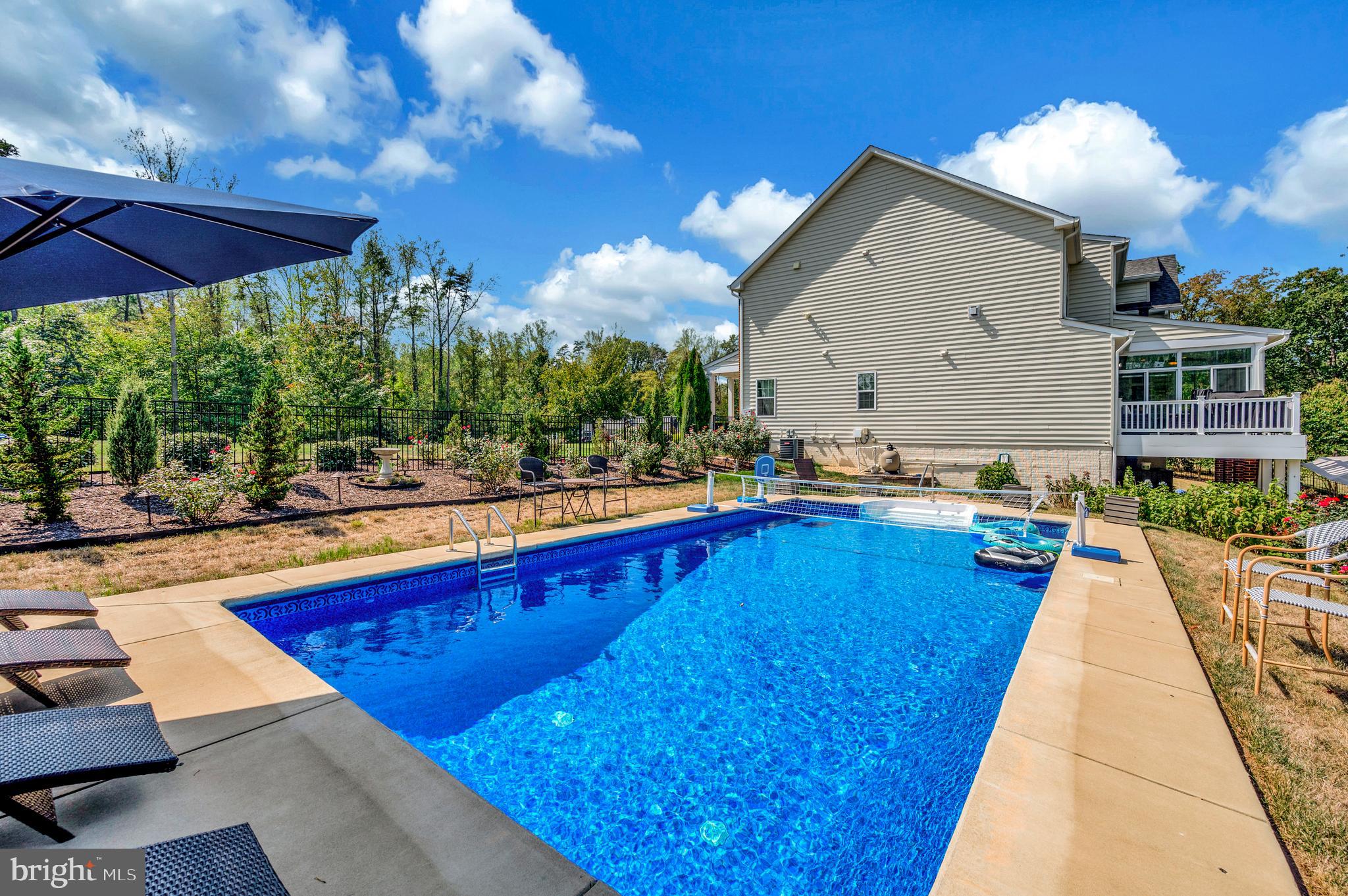 LAKE ESTATES - Residential